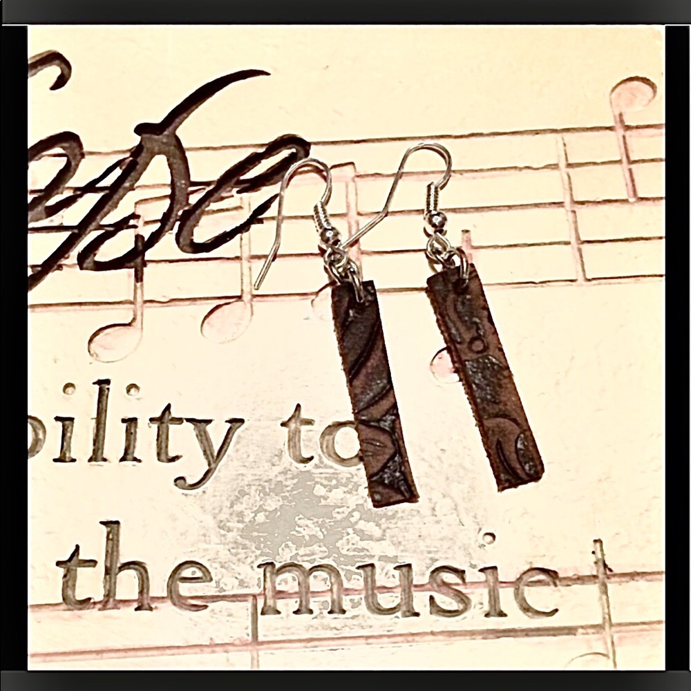 TOOLED LEATHER BAR EARRINGS SMALL SIZE NEW